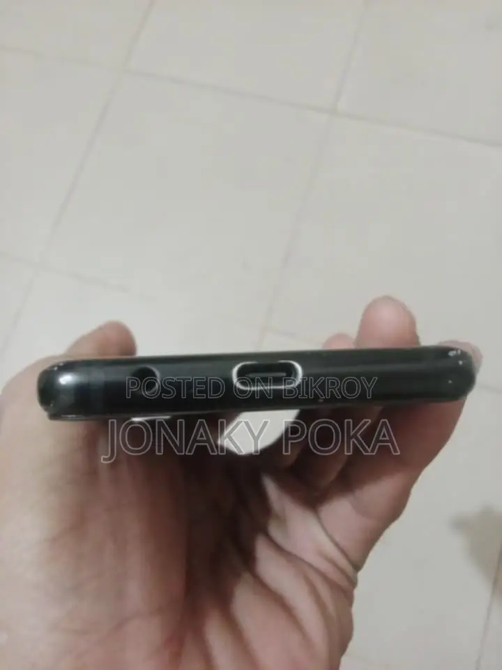 Samsung Galaxy A8 4/64 (Used)