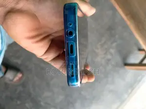 Infinix Hot 12 Play ৪+৩/৬৪ (ব্যবহৃত)