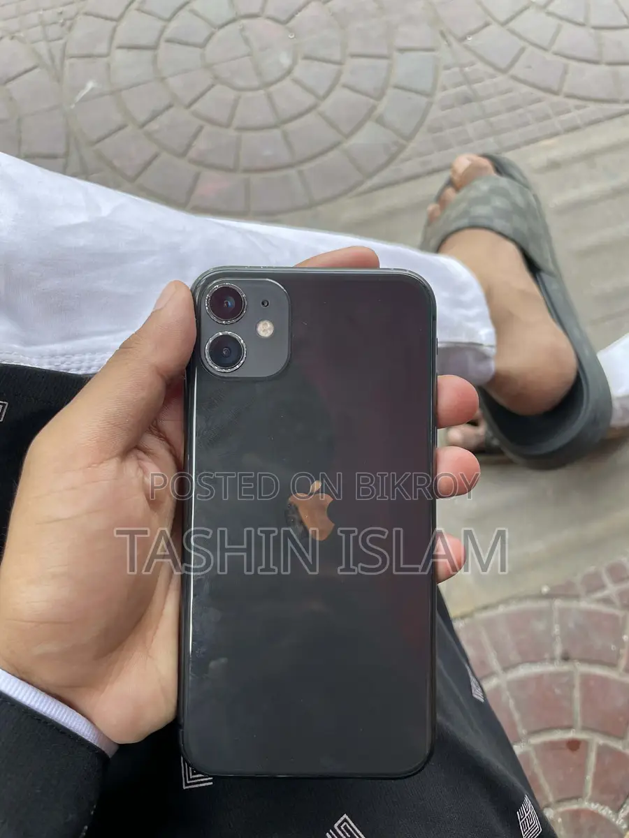 Apple iPhone 11 (64)gb (Used)