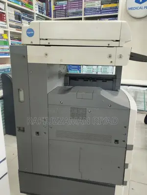 TOSHIBA ব্যান্ডের একটি ফটোকপি মেশিন বিক্রি করা হবে।