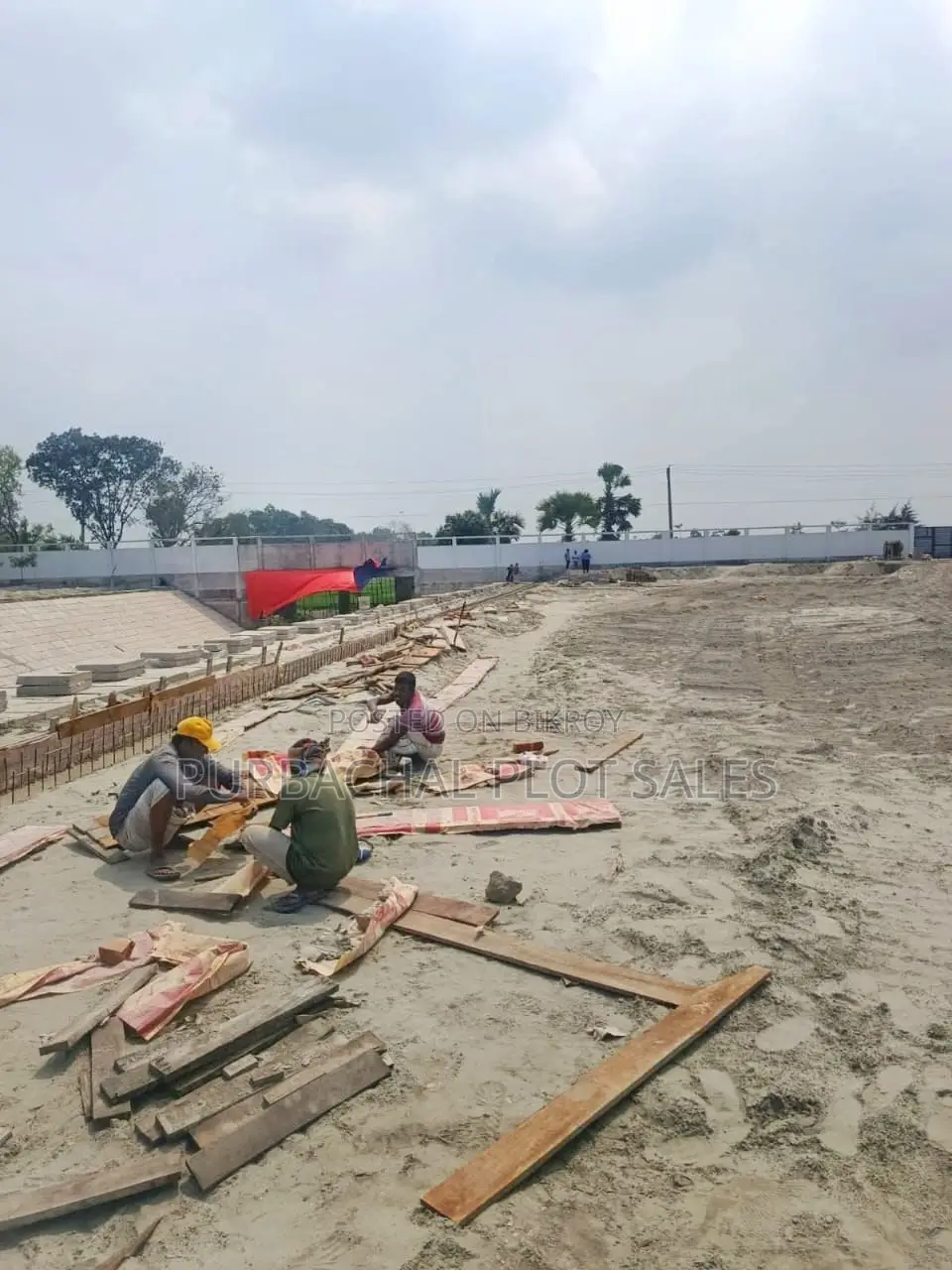 কষ্টের টাকায় শ্রেষ্ঠ বিনিয়োগ করুন পাইন সিটিতে।