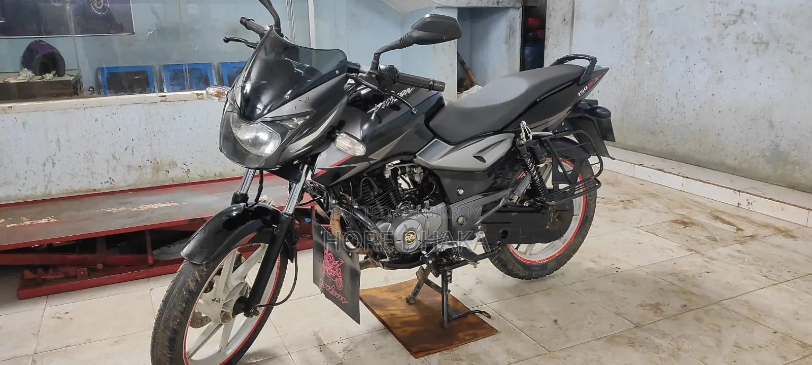 Bajaj Pulsar 150 . 2018