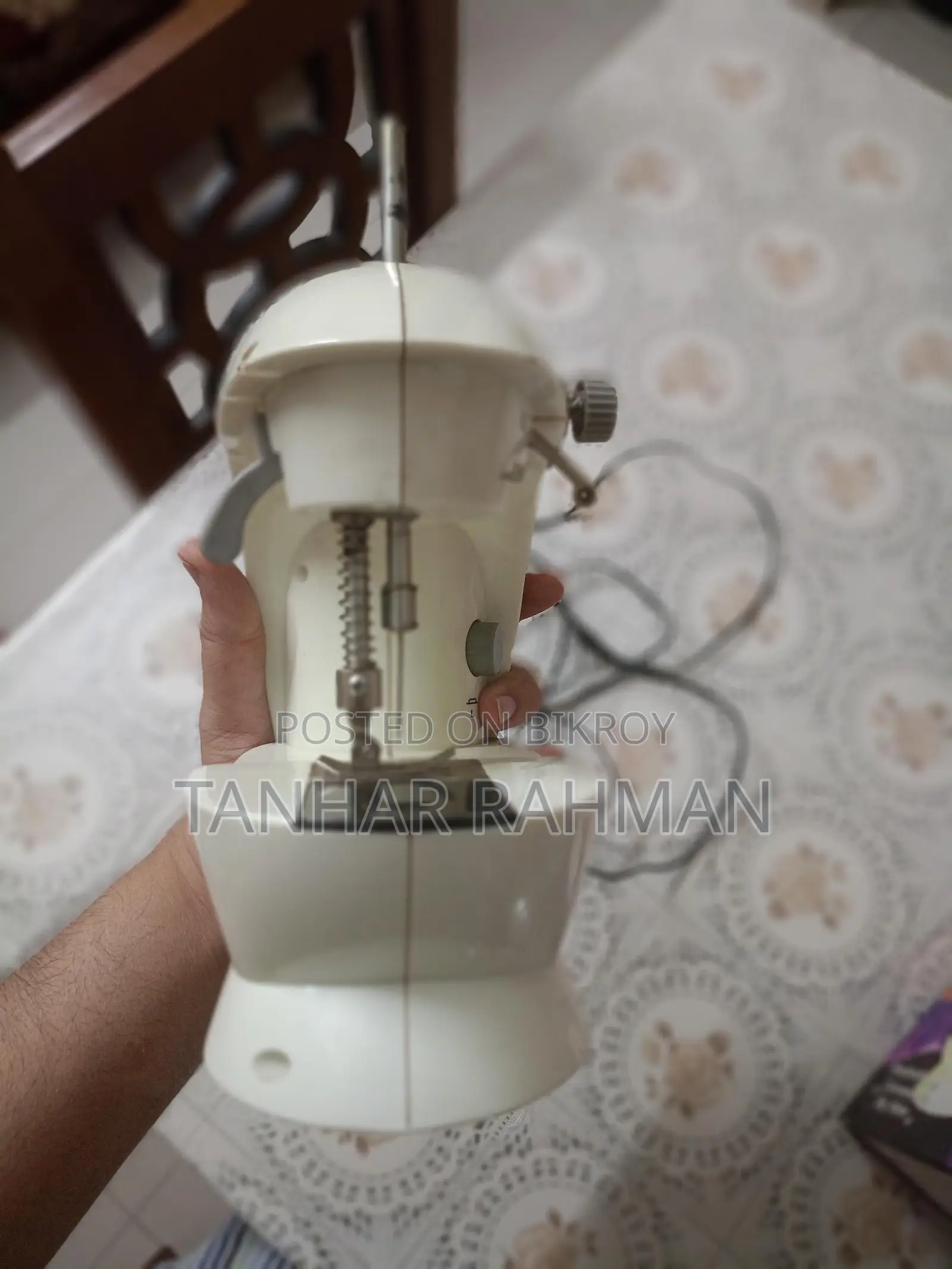 মিনি সেলাই মেশিন