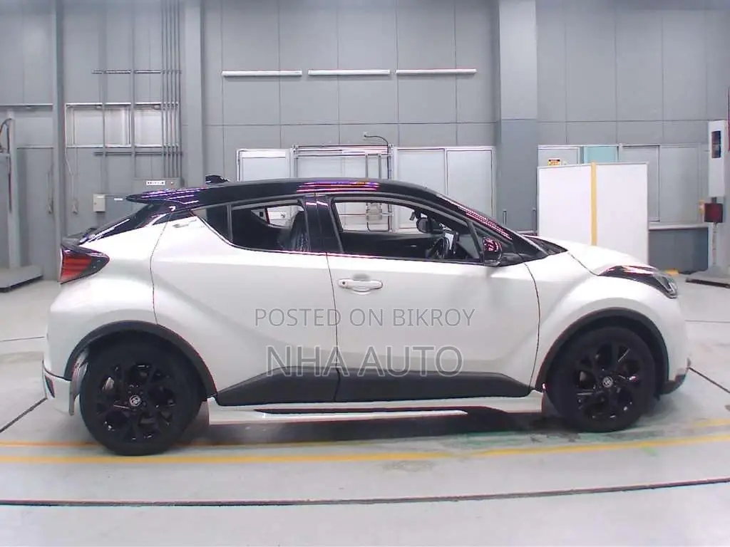 Toyota C-HR MOOD NERO 2021