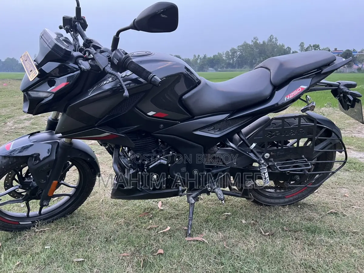 Bajaj Pulsar N250 cc 2025