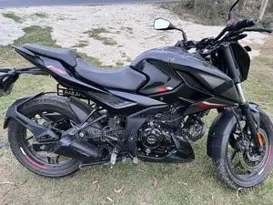 Bajaj Pulsar N250 cc 2025