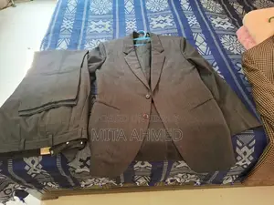স্যুট ও ব্লেজার
