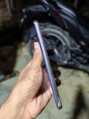 Samsung Galaxy S21 8/256 (Used)