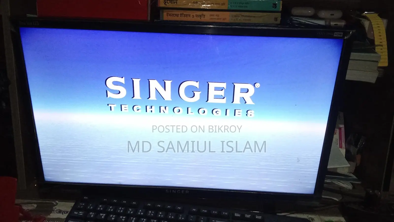 Singer LED TV
