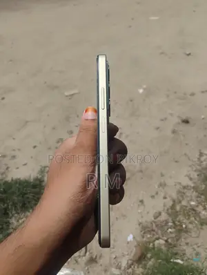 Realme C75 8,128 (Used)
