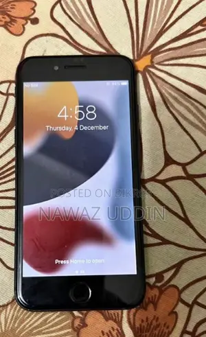 Apple iPhone 7 . (Used)