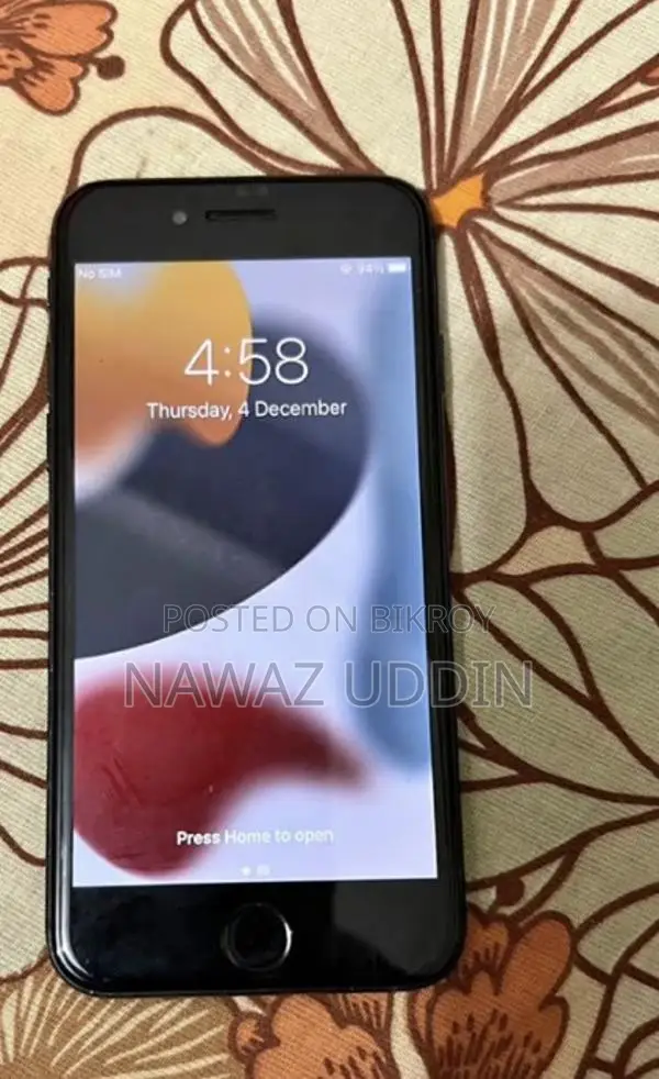 Apple iPhone 7 . (Used)