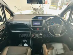 Toyota Noah G 2 Door Power 2021