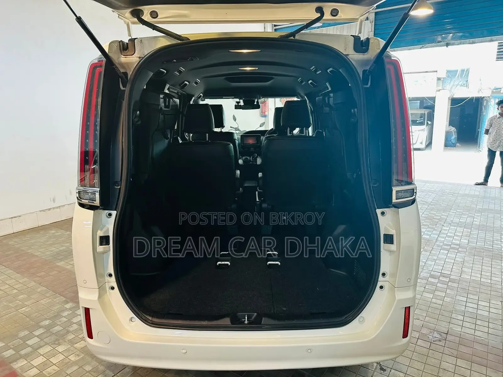 Toyota Noah G 2 Door Power 2021