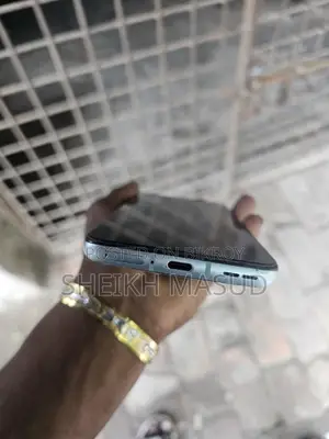 OnePlus 9R . (Used)