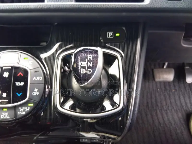 Toyota Esquire HYBRID GI PREMIUM 2021