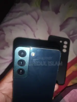 Samsung Galaxy S22 . (Used)