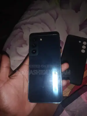 Samsung Galaxy S22 . (Used)