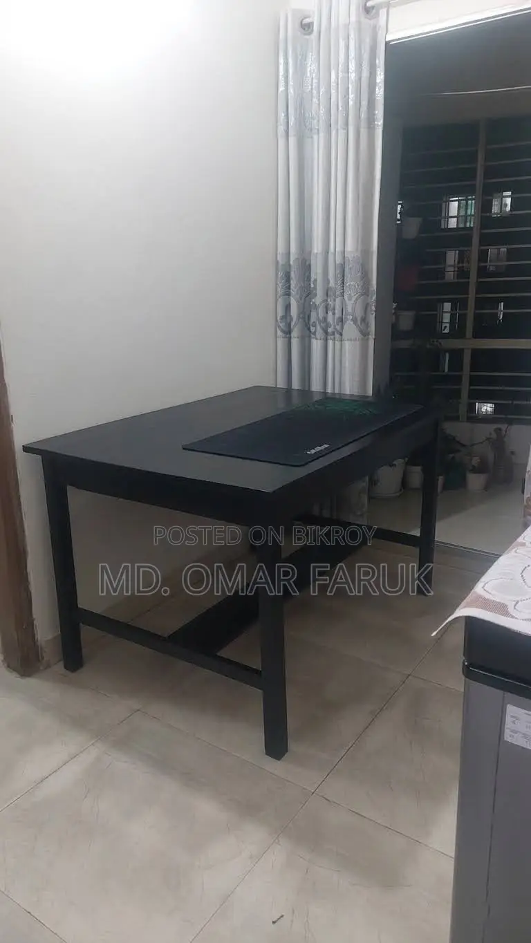 4 Feet / 3 Black Pure Wood Table | No risk of woodworm.