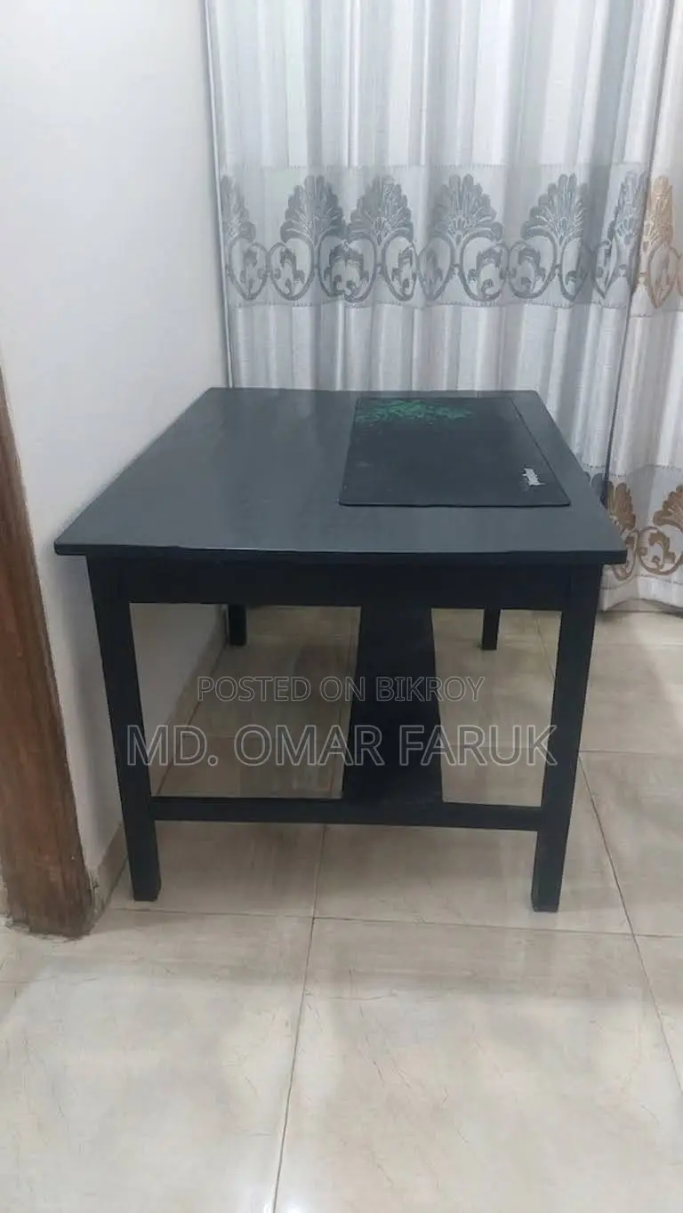 4 Feet / 3 Black Pure Wood Table | No risk of woodworm.