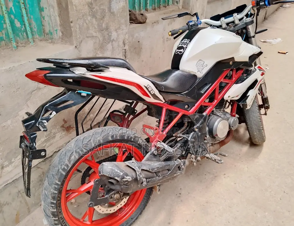Benelli TNT 150 2006