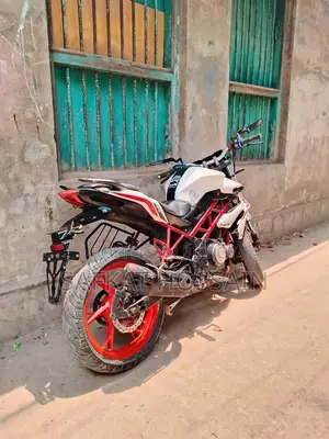 Benelli TNT 150 2006