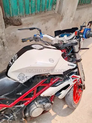 Benelli TNT 150 2006