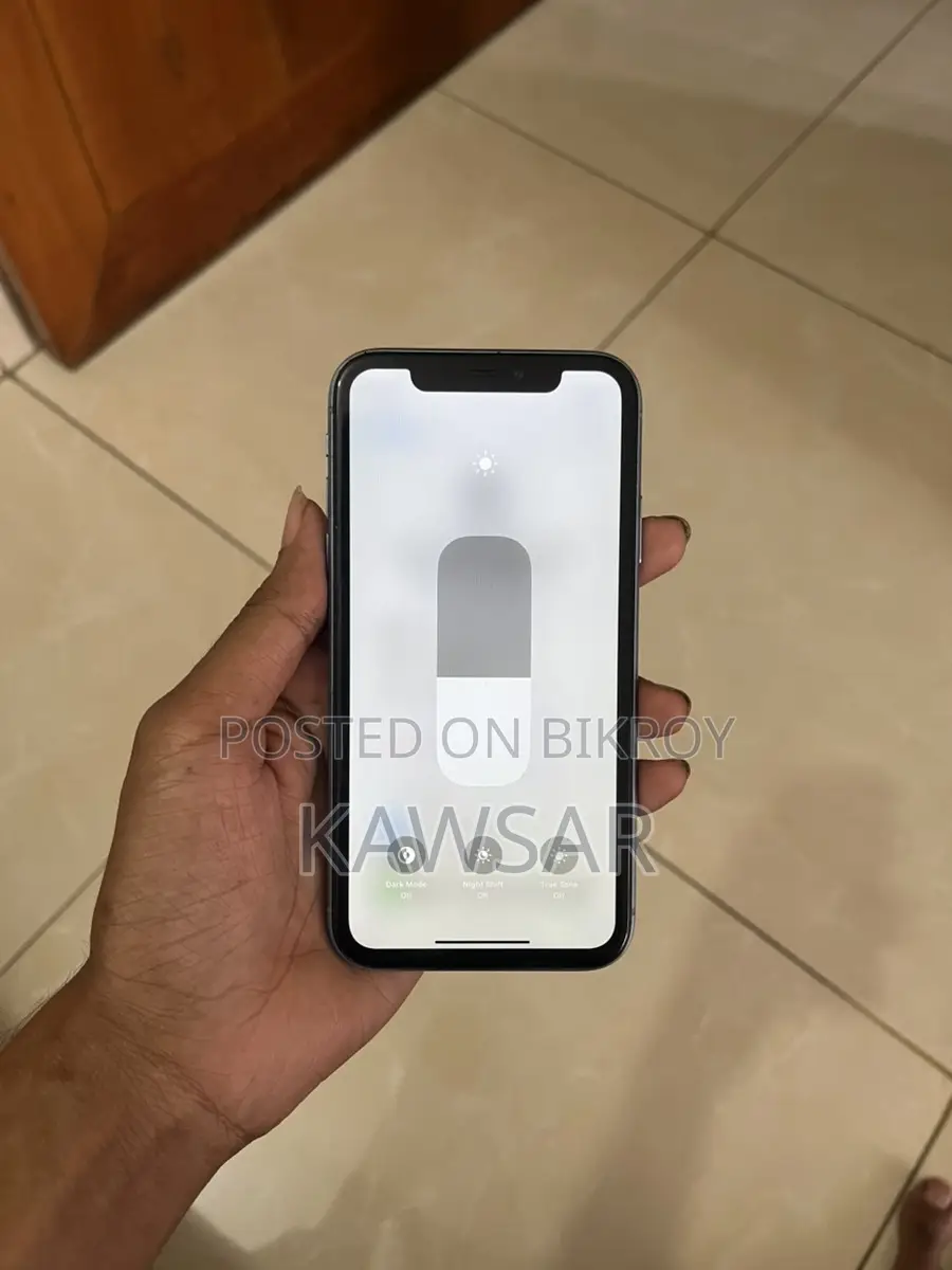 Apple iPhone XR 64GB (Used)