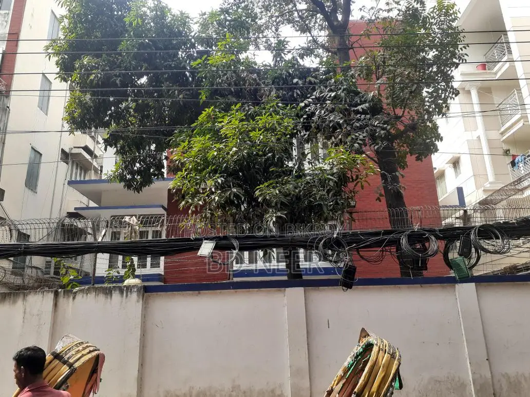 গুলশান-২ উত্তরে ভাড়ার জন্য দোতলা ব্যক্তিগত বাড়ি