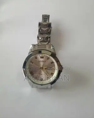 অলিভস ঘড়ি