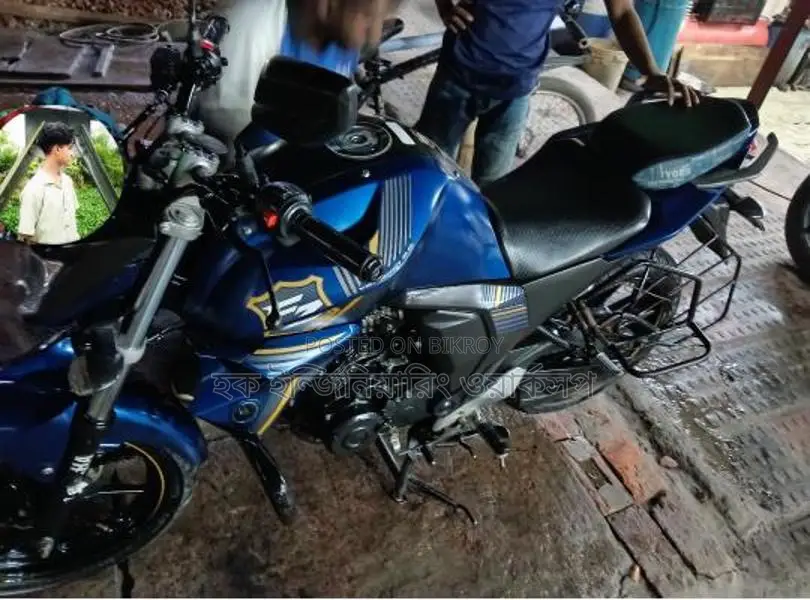 Yamaha FZS 2023