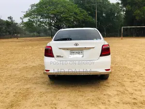Toyota Axio 2015