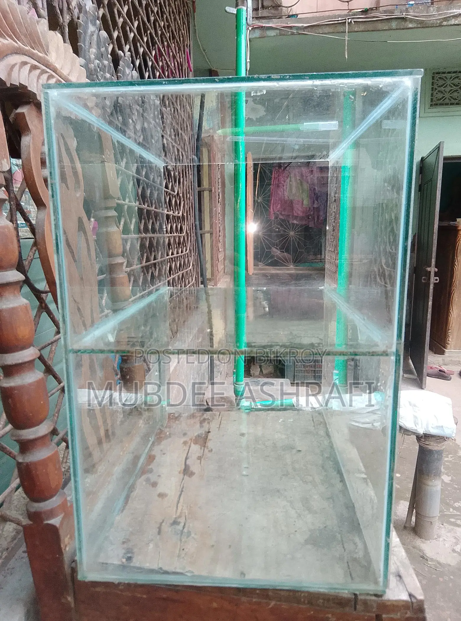 গ্লাস ডিসপ্লে র‍্যাক