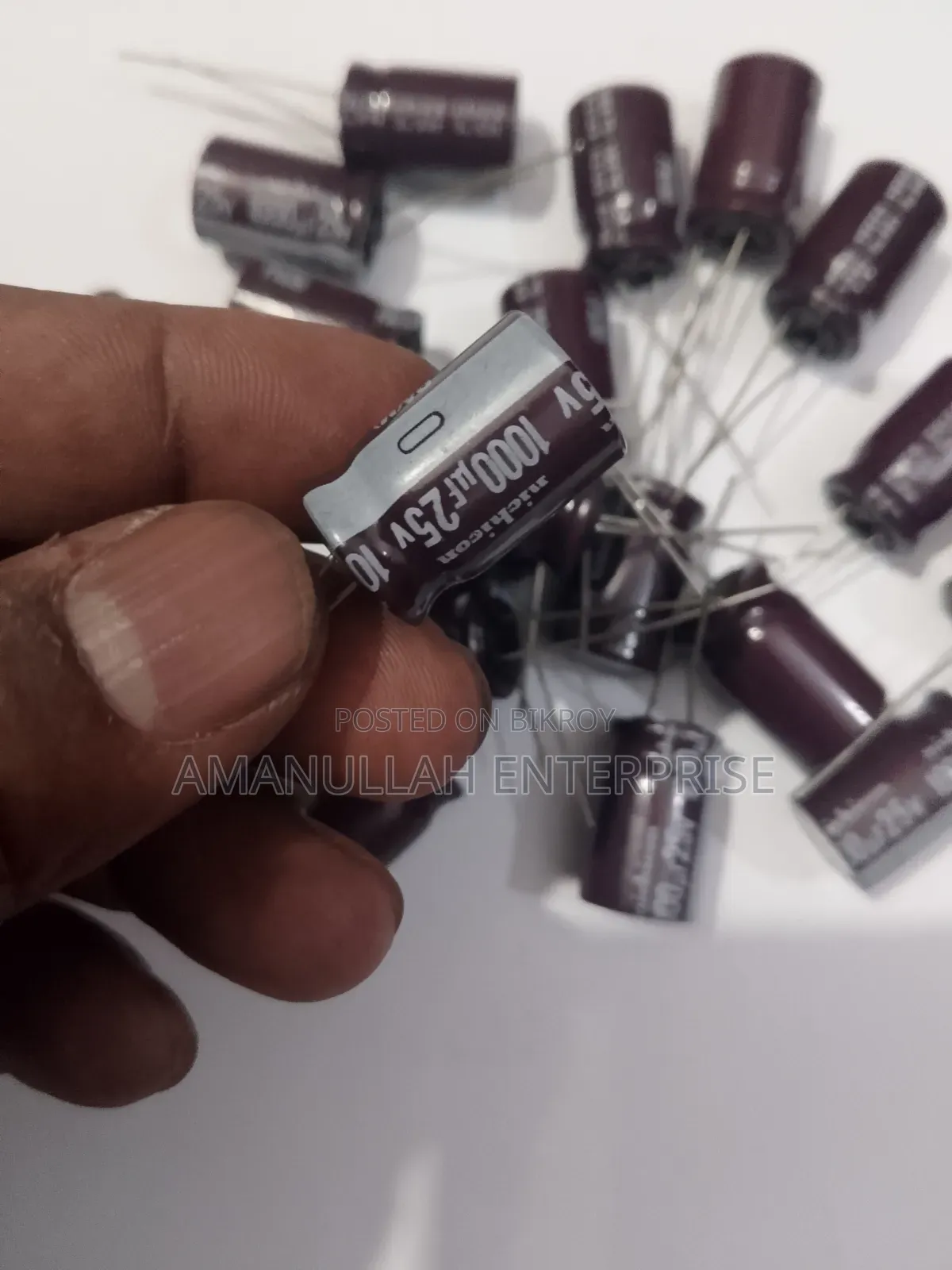 বাংলাদেশে 1000μf 25v ইলেকট্রোলাইটিক ক্যাপাসিটরের দাম | ক্যাপাসিটর (৩ পিস)