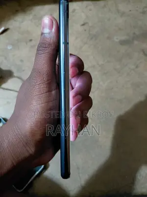 Samsung Galaxy S21 (Used)