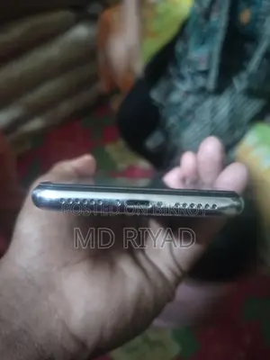 Apple iPhone X (Used)