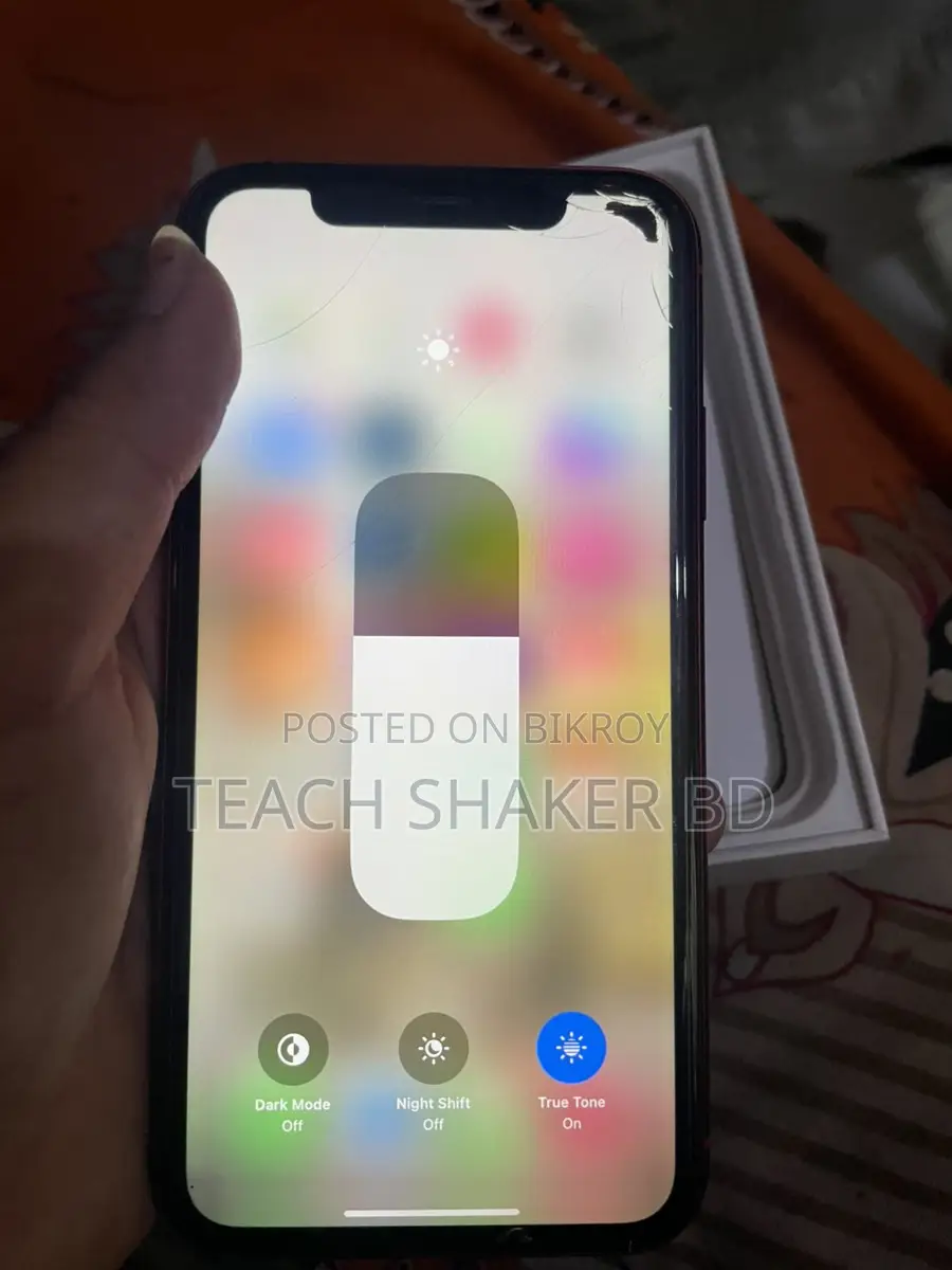 Apple iPhone 11 . (Used)