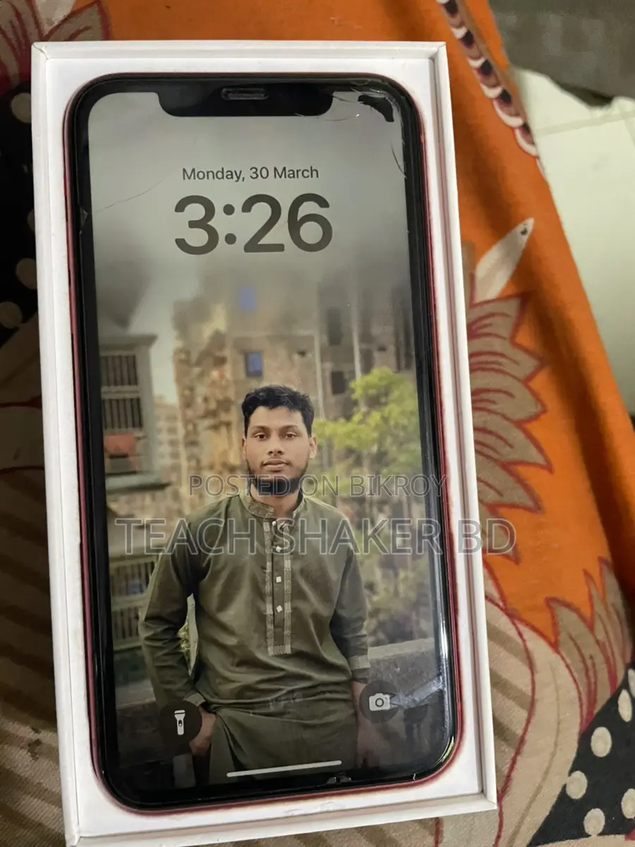 Apple iPhone 11 . (Used)