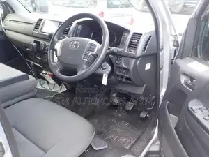 Toyota Hiace Ambulance Highroof 2021