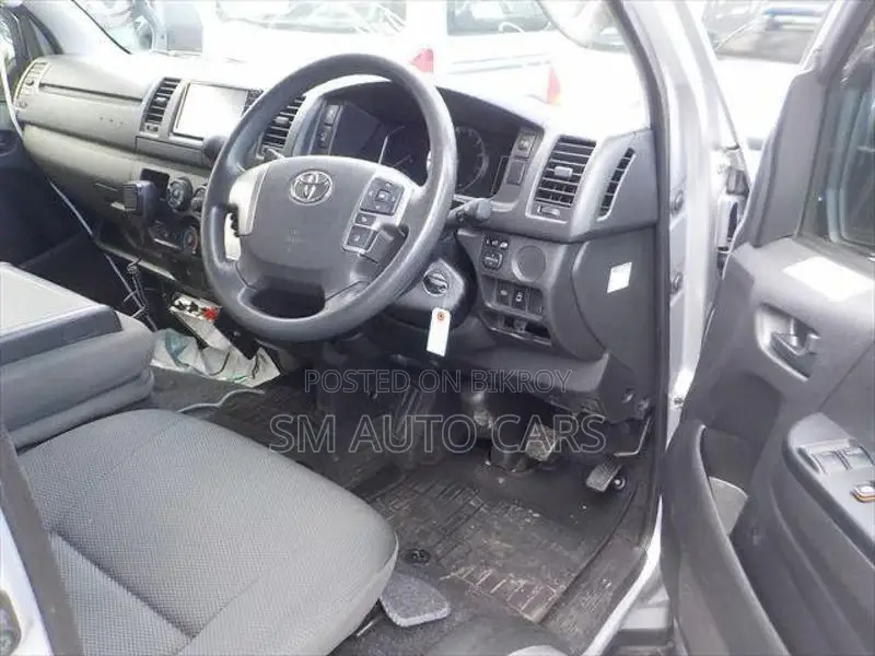 Toyota Hiace Ambulance Highroof 2021
