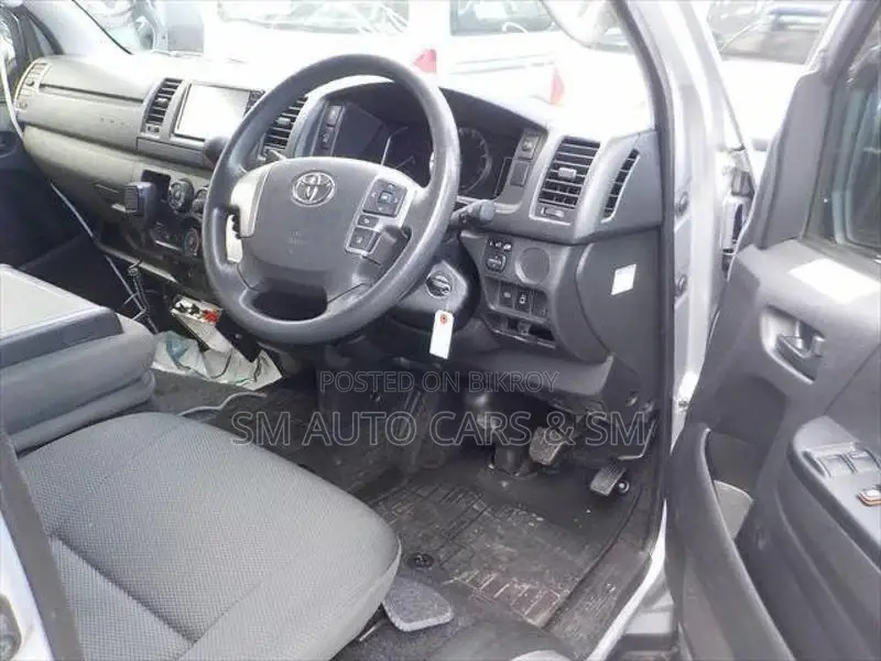 Toyota Hiace Ambulance Highroof 2021