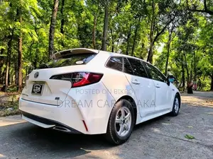 Toyota Corolla Touring WXB Pearl 2020