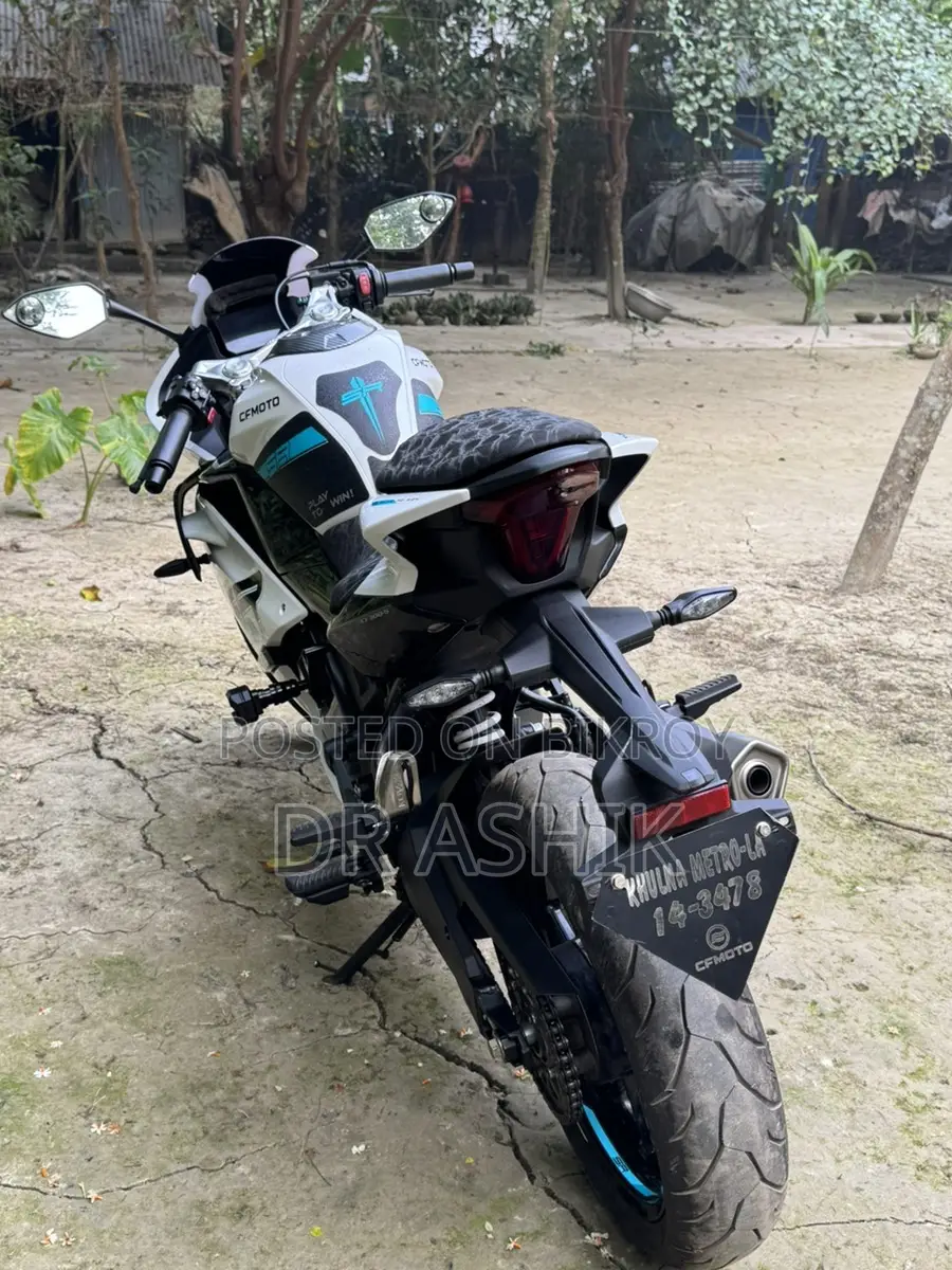 CFMoto 300SR 2025
