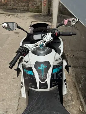 CFMoto 300SR 2025
