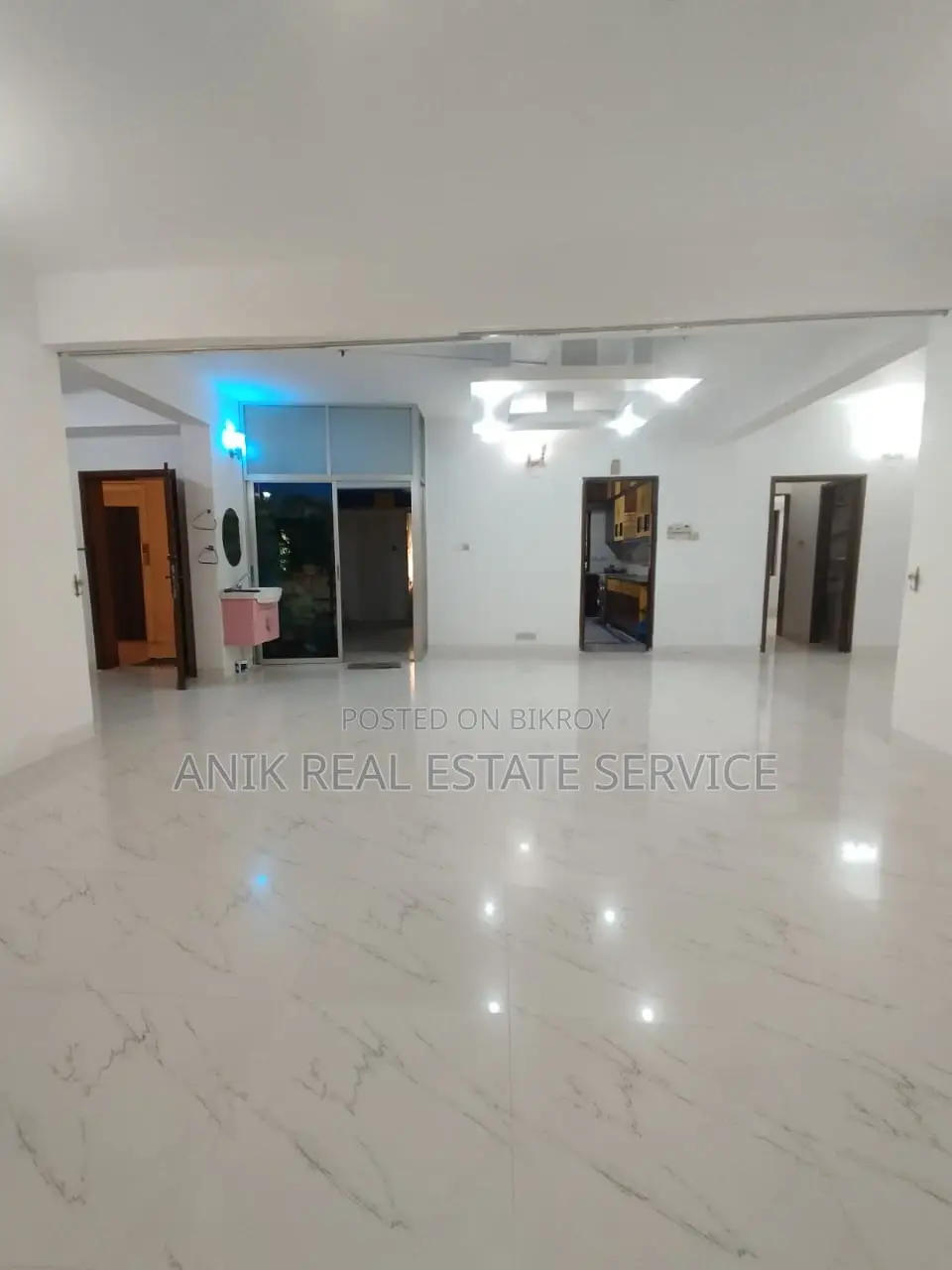গুলশান ২-এ ভালো মানের ৩ বেডরুমের আনফার্নিশড ফ্ল্যাট ভাড়া