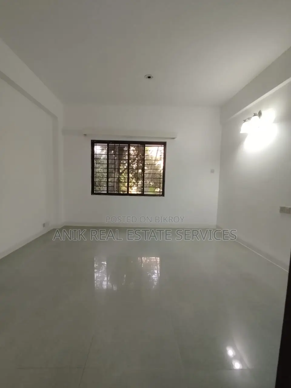 গুলশান ২-এ ভালো মানের ৩ বেডরুমের আনফার্নিশড ফ্ল্যাট ভাড়া