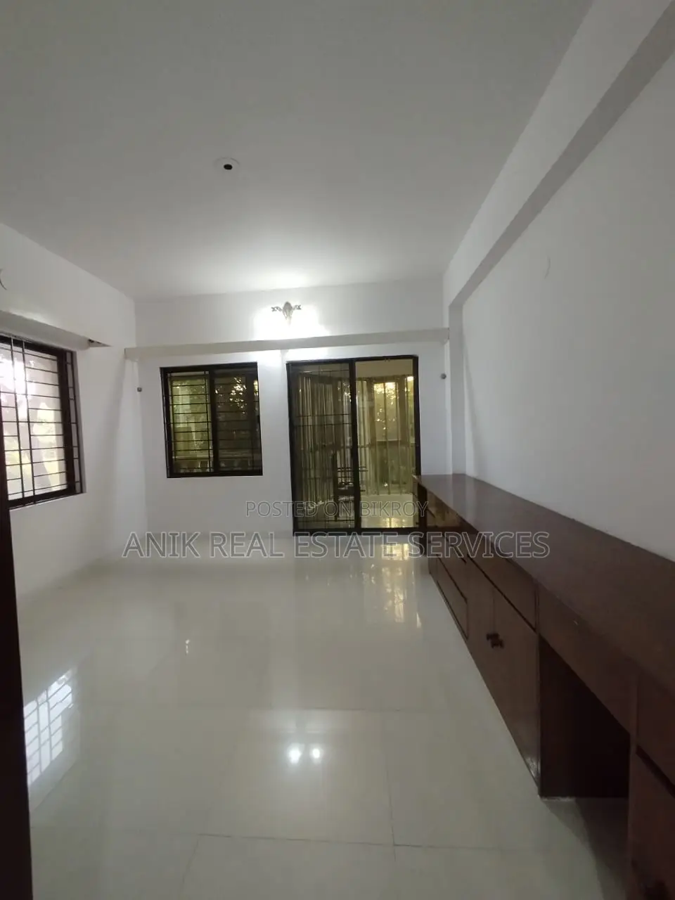 গুলশান ২-এ ভালো মানের ৩ বেডরুমের আনফার্নিশড ফ্ল্যাট ভাড়া