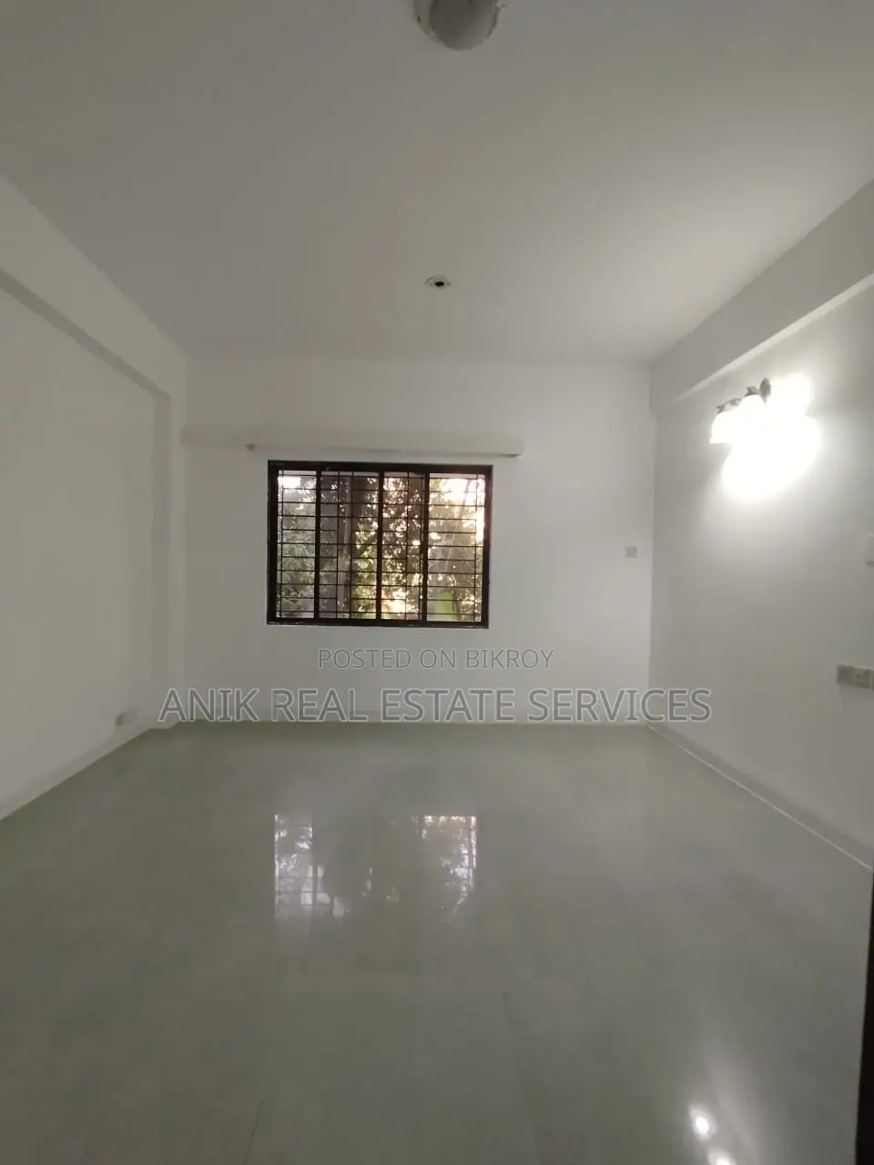 গুলশান ২-এ ভালো মানের ৩ বেডরুমের আনফার্নিশড ফ্ল্যাট ভাড়া