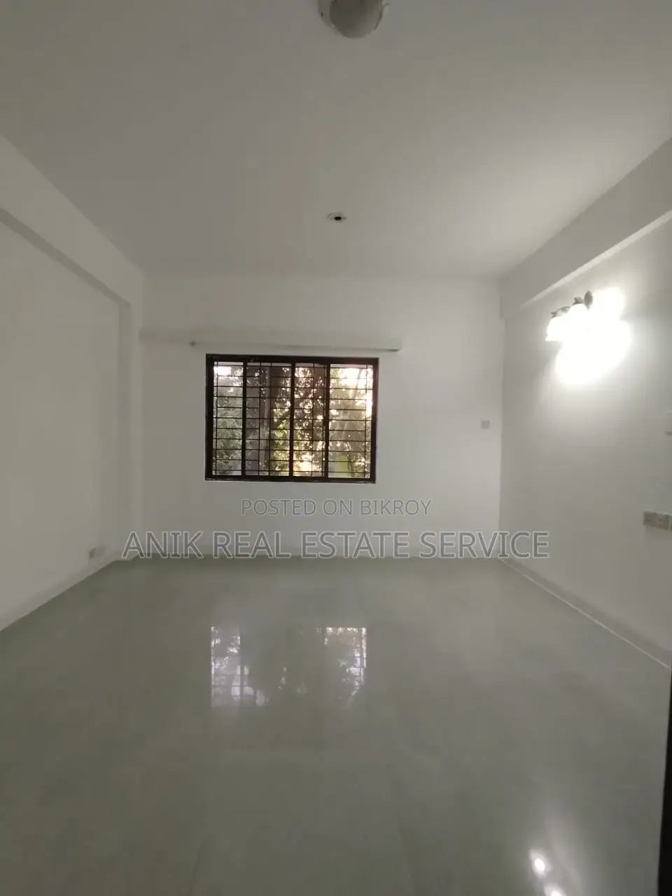 গুলশান ২-এ ভালো মানের ৩ বেডরুমের আনফার্নিশড ফ্ল্যাট ভাড়া