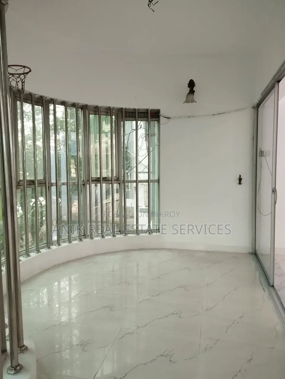 গুলশান ২-এ ভালো মানের ৩ বেডরুমের আনফার্নিশড ফ্ল্যাট ভাড়া